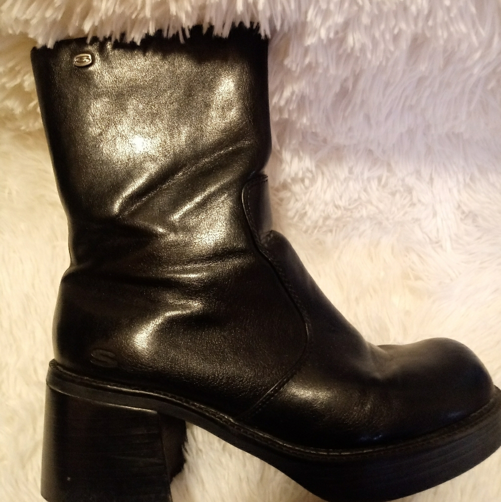 Skechers chunky Boot
